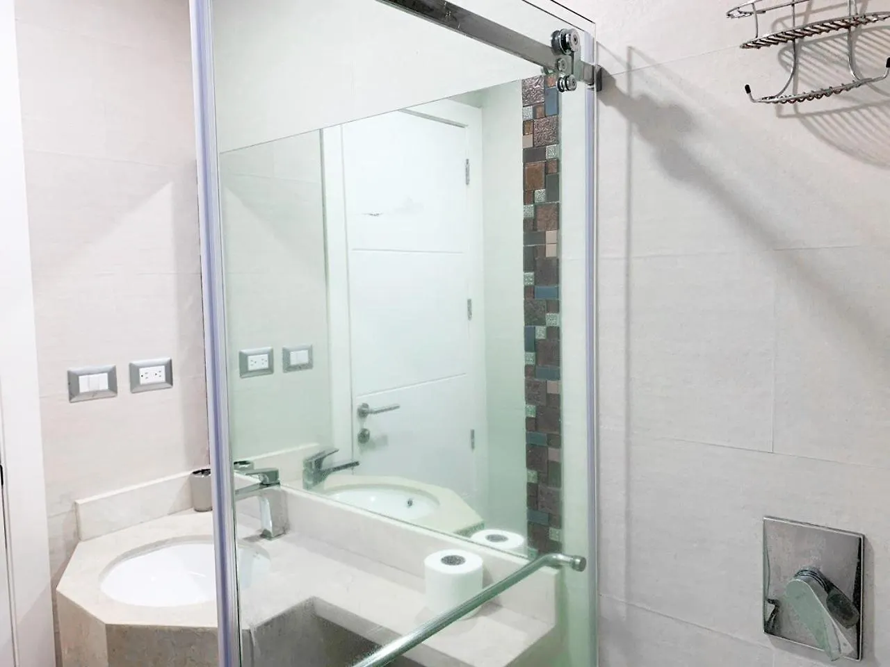 3 Camas, Piscina, Gym, Parqueo, Santana Loft Apartment Guayaquil Ecuador