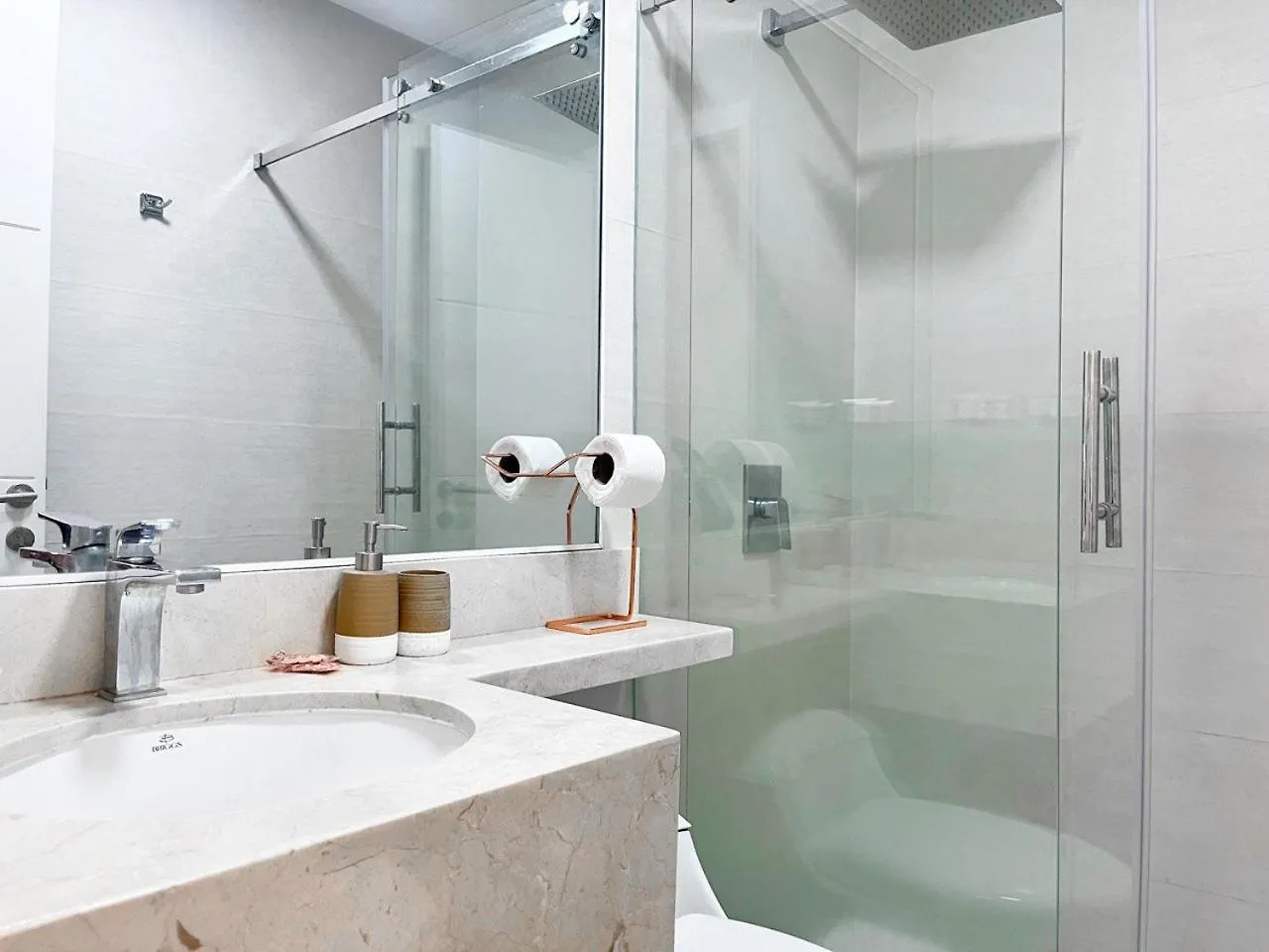 3 Camas, Piscina, Gym, Parqueo, Santana Loft Apartment Guayaquil